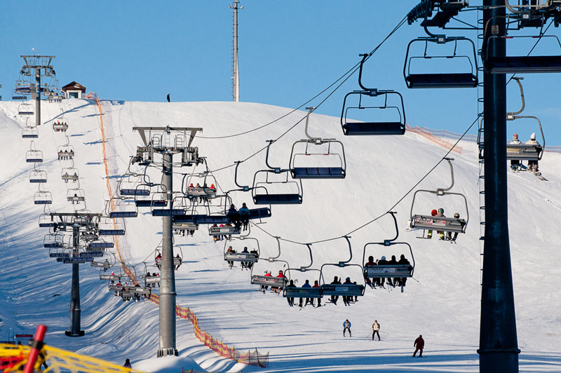 بالقرب من مينسك مباشرة يوجد مركزين للتزلج على الثلج: لوغويسك وسيليتش. صور: interfax.by